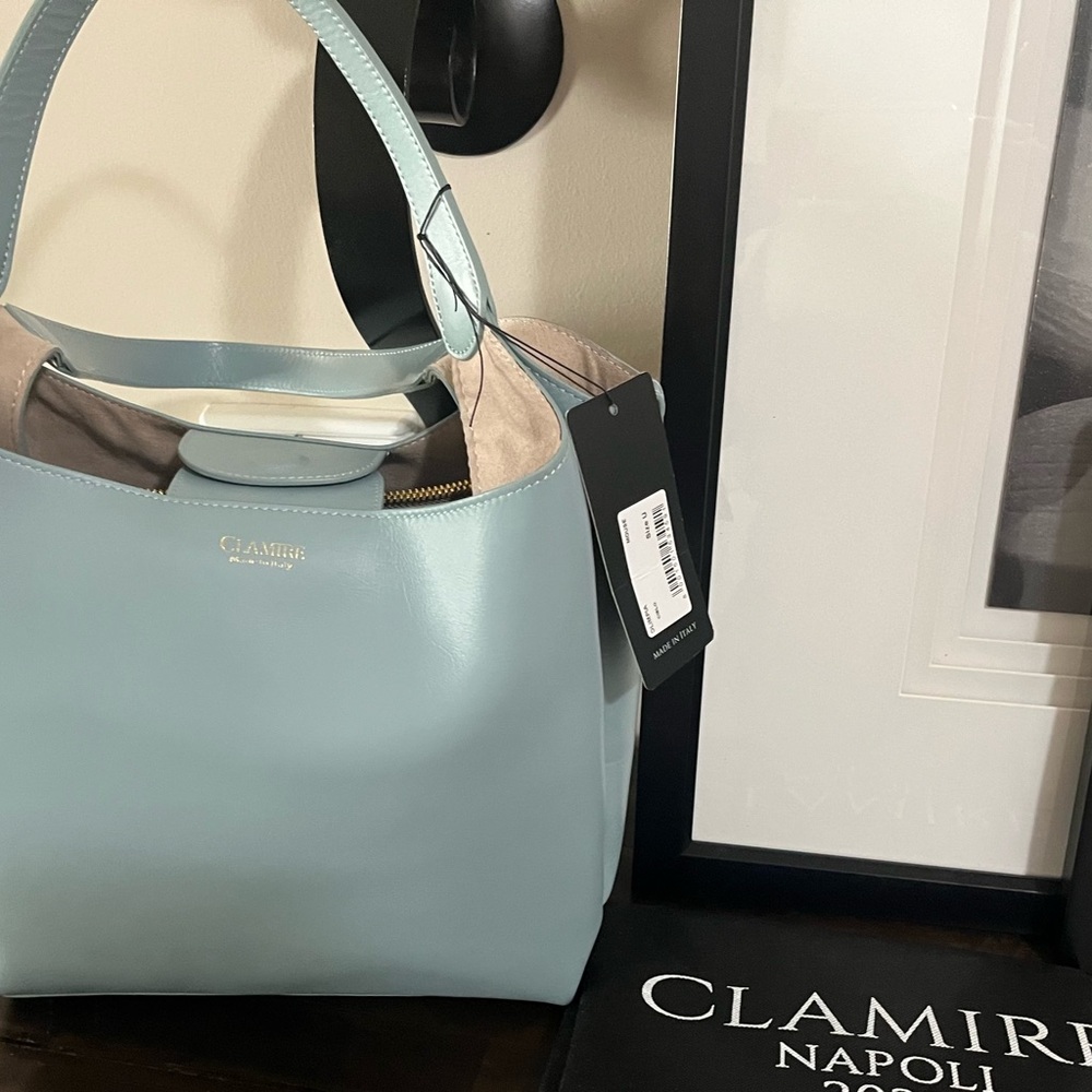BRAND NEW CLAMIRE NAPOLI GENUINE LEATHER UNUSED WITHOUT TAGS MADE IN ITALY
